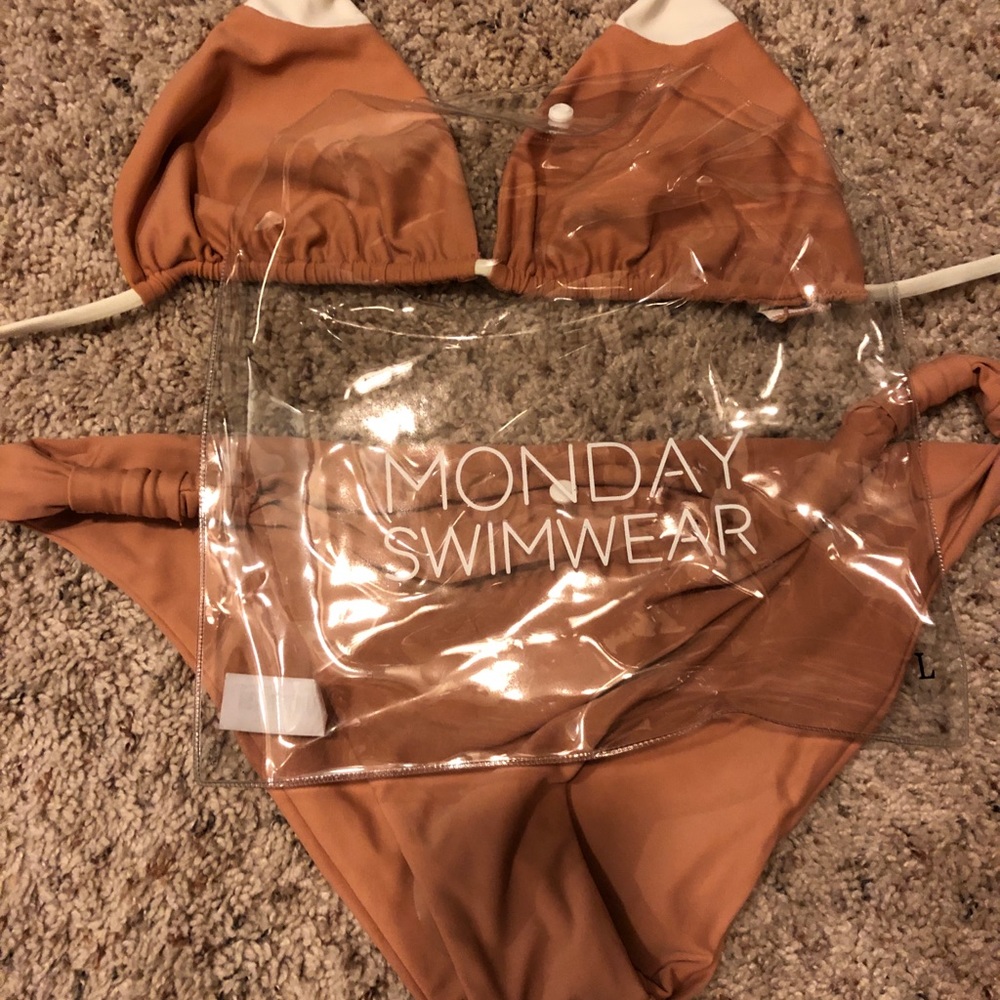 Monday swimwear bikini size L